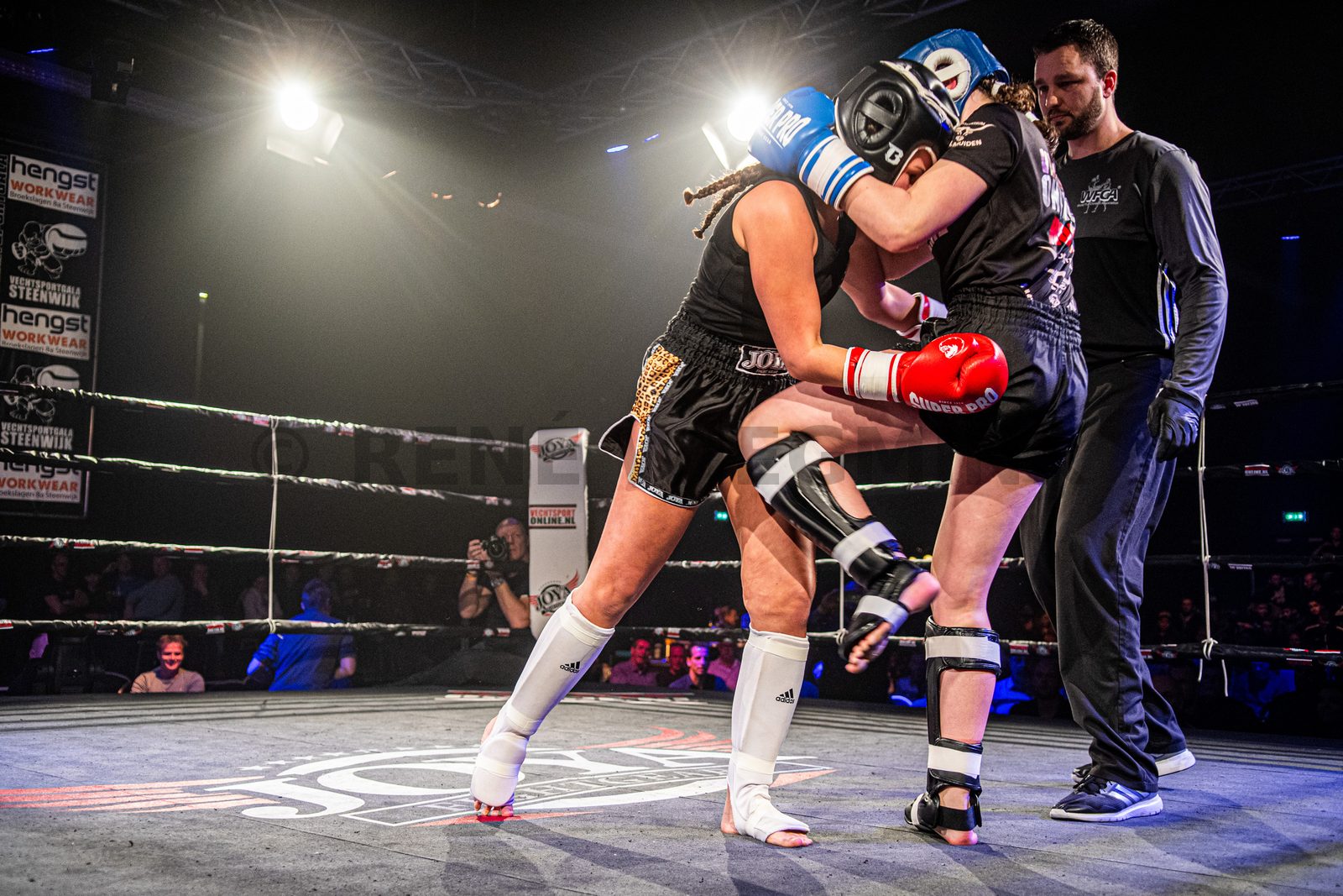 In Rabotheater De Meenthe vond de 10e editie van het vechtsportgala Battle Under The Tower plaats.