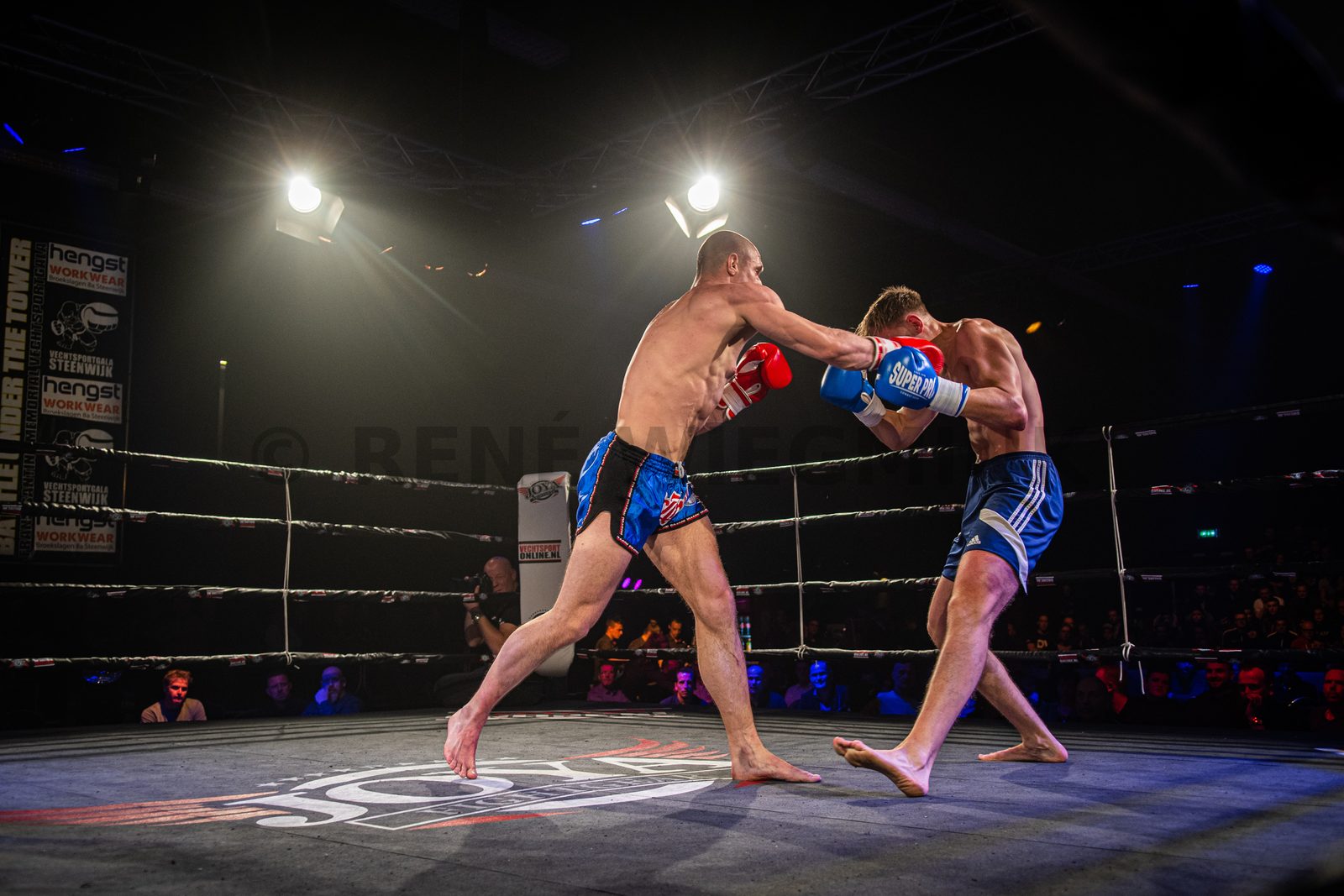 In Rabotheater De Meenthe vond de 10e editie van het vechtsportgala Battle Under The Tower plaats.