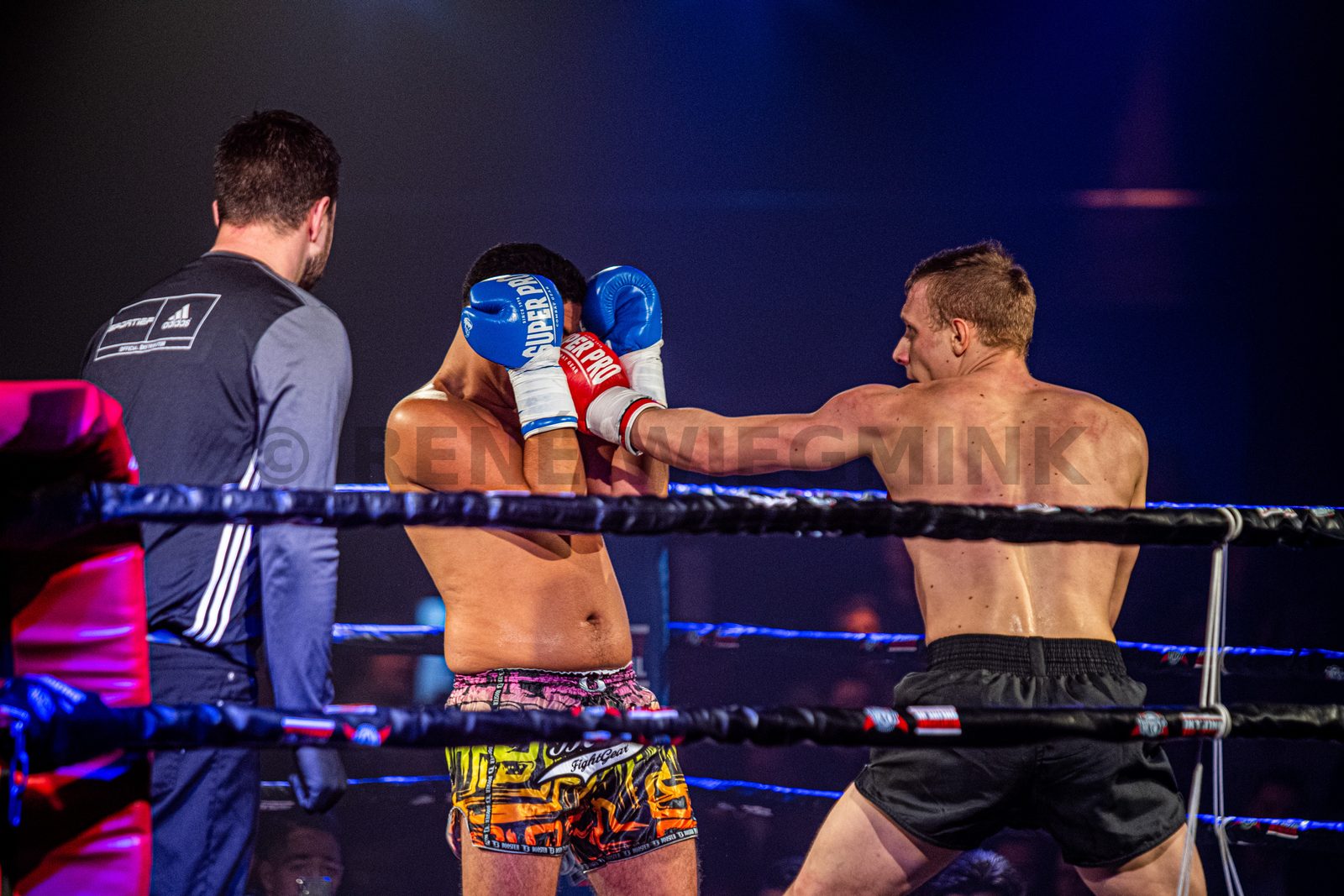 In Rabotheater De Meenthe vond de 10e editie van het vechtsportgala Battle Under The Tower plaats.