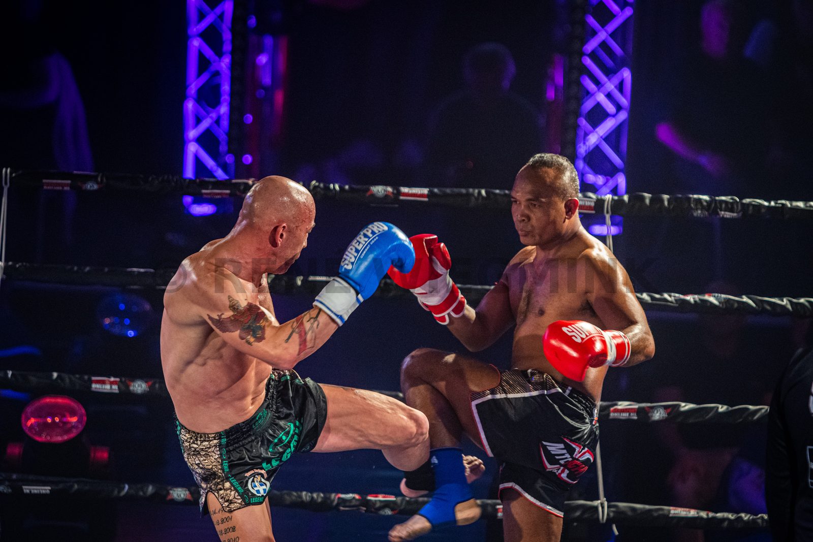 In Rabotheater De Meenthe vond de 10e editie van het vechtsportgala Battle Under The Tower plaats.