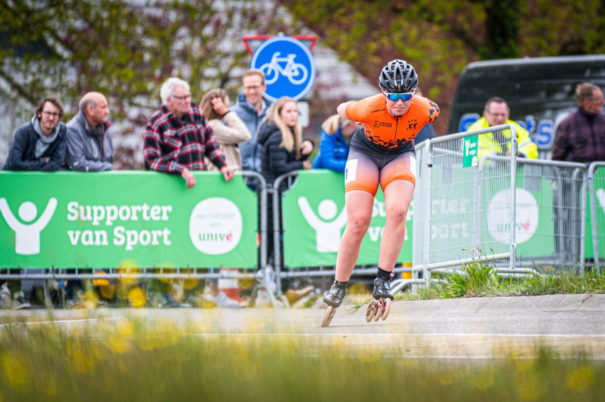 In Steenwijk is met 'de Klim van Steenwijk' het startschot gegeven voor de nationale skeelercompetitie. Bij de mannen was Bart Swings de winner, Marijke Groenewoud was dat bij de dames.