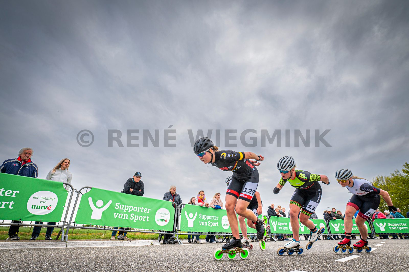 In Steenwijk is met 'de Klim van Steenwijk' het startschot gegeven voor de nationale skeelercompetitie. Bij de mannen was Bart Swings de winner, Marijke Groenewoud was dat bij de dames.