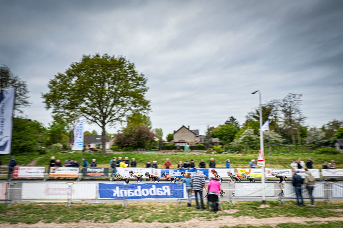 In Steenwijk is met 'de Klim van Steenwijk' het startschot gegeven voor de nationale skeelercompetitie. Bij de mannen was Bart Swings de winner, Marijke Groenewoud was dat bij de dames.