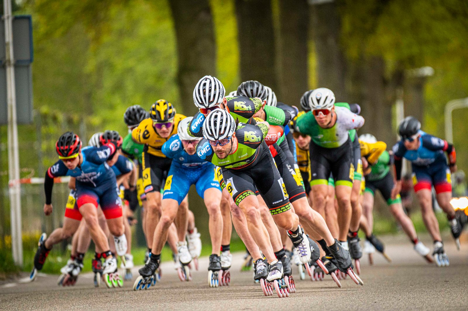 In Steenwijk is met 'de Klim van Steenwijk' het startschot gegeven voor de nationale skeelercompetitie. Bij de mannen was Bart Swings de winner, Marijke Groenewoud was dat bij de dames.