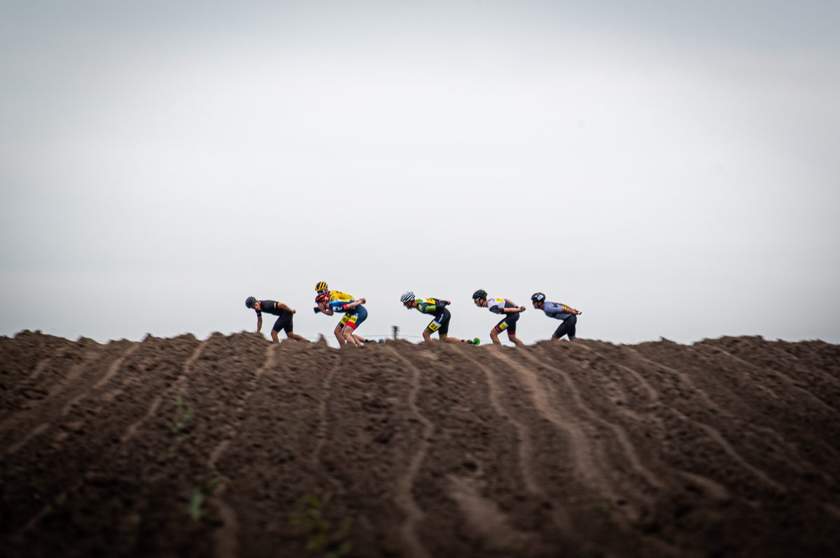 In Steenwijk is met 'de Klim van Steenwijk' het startschot gegeven voor de nationale skeelercompetitie. Bij de mannen was Bart Swings de winner, Marijke Groenewoud was dat bij de dames.