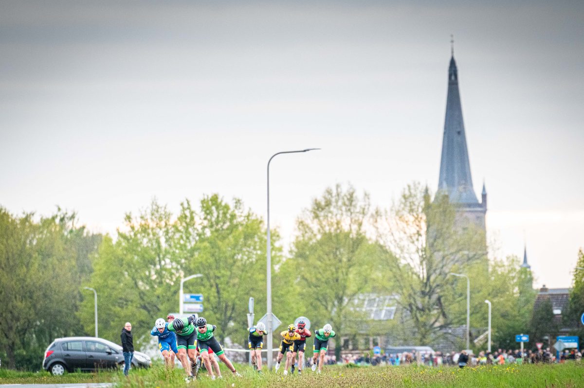 In Steenwijk is met 'de Klim van Steenwijk' het startschot gegeven voor de nationale skeelercompetitie. Bij de mannen was Bart Swings de winner, Marijke Groenewoud was dat bij de dames.