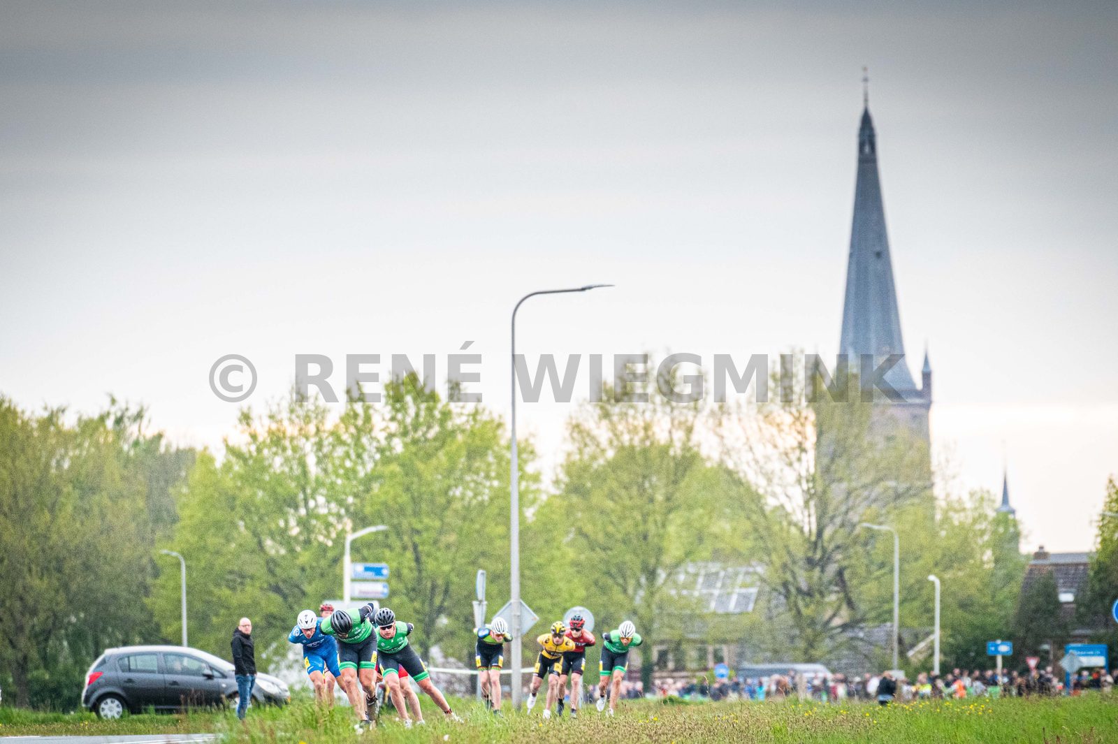 In Steenwijk is met 'de Klim van Steenwijk' het startschot gegeven voor de nationale skeelercompetitie. Bij de mannen was Bart Swings de winner, Marijke Groenewoud was dat bij de dames.