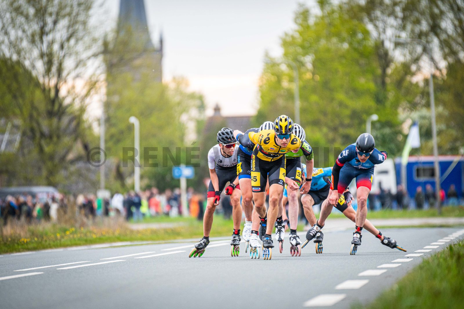 In Steenwijk is met 'de Klim van Steenwijk' het startschot gegeven voor de nationale skeelercompetitie. Bij de mannen was Bart Swings de winner, Marijke Groenewoud was dat bij de dames.