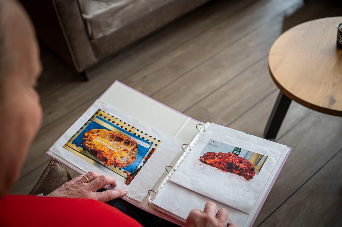 Voor Roelof Wolters is gezondheid het allergrootste goed. Dat besef is bij de 53-jarige verzekeringsadviseur in Tuk stevig verankerd, zeker nadat hij tot twee keer toe een ‘nieuwe’ nier heeft gekregen. Deze voor de mens onontbeerlijke organen, die eerst zijn echtgenote en 6 jaar later een goede vriend uit Steenwijkerland hem schonken, betekenden voor Roelof Wolters ‘een nieuw leven’.