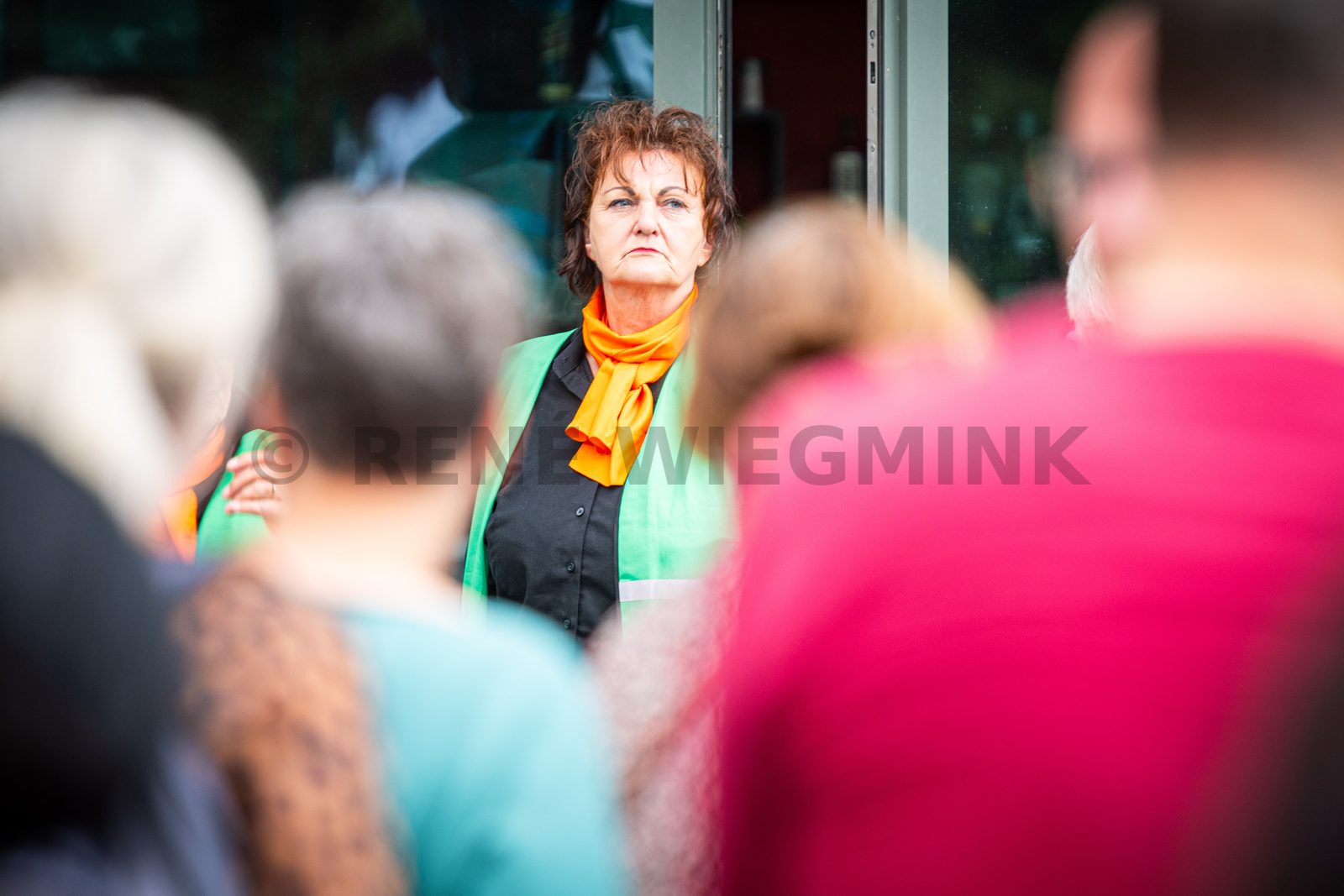 Achter de schermen van het ATLAS Theater in Emmen is door onbekende oorzaak een brand uitgebroken. Al snel blijkt de brand zich snel uit te breiden en zijn er meerdere (ernstig) gewonden. De zaal zat tijdens het uitbreken van de brand vol, waardoor de ambulancedienst, politie, brandweer en het Rode Kruis intensief hebben moeten samenwerken. In deze oefening werd door de diensten de samenwerking geoefend, om beter voor bereid te zijn op een echt incident.