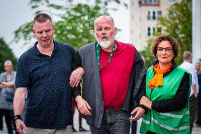 Achter de schermen van het ATLAS Theater in Emmen is door onbekende oorzaak een brand uitgebroken. Al snel blijkt de brand zich snel uit te breiden en zijn er meerdere (ernstig) gewonden. De zaal zat tijdens het uitbreken van de brand vol, waardoor de ambulancedienst, politie, brandweer en het Rode Kruis intensief hebben moeten samenwerken. In deze oefening werd door de diensten de samenwerking geoefend, om beter voor bereid te zijn op een echt incident.
