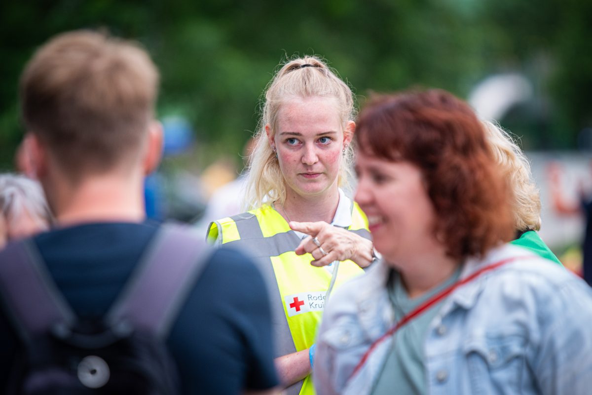 Achter de schermen van het ATLAS Theater in Emmen is door onbekende oorzaak een brand uitgebroken. Al snel blijkt de brand zich snel uit te breiden en zijn er meerdere (ernstig) gewonden. De zaal zat tijdens het uitbreken van de brand vol, waardoor de ambulancedienst, politie, brandweer en het Rode Kruis intensief hebben moeten samenwerken. In deze oefening werd door de diensten de samenwerking geoefend, om beter voor bereid te zijn op een echt incident.