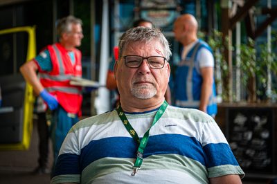 Achter de schermen van het ATLAS Theater in Emmen is door onbekende oorzaak een brand uitgebroken. Al snel blijkt de brand zich snel uit te breiden en zijn er meerdere (ernstig) gewonden. De zaal zat tijdens het uitbreken van de brand vol, waardoor de ambulancedienst, politie, brandweer en het Rode Kruis intensief hebben moeten samenwerken. In deze oefening werd door de diensten de samenwerking geoefend, om beter voor bereid te zijn op een echt incident.
