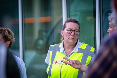 Achter de schermen van het ATLAS Theater in Emmen is door onbekende oorzaak een brand uitgebroken. Al snel blijkt de brand zich snel uit te breiden en zijn er meerdere (ernstig) gewonden. De zaal zat tijdens het uitbreken van de brand vol, waardoor de ambulancedienst, politie, brandweer en het Rode Kruis intensief hebben moeten samenwerken. In deze oefening werd door de diensten de samenwerking geoefend, om beter voor bereid te zijn op een echt incident.