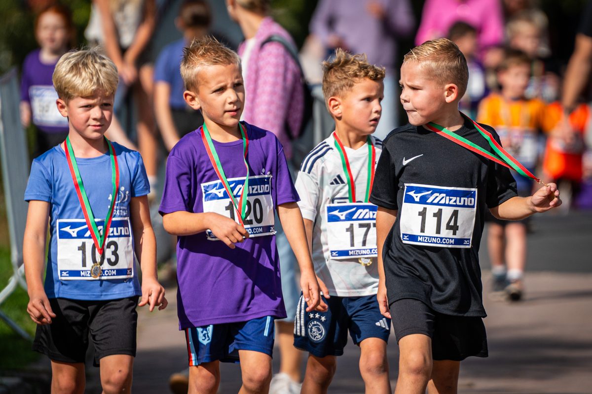Deelnemers van de Rondje Lindewijk 2026.