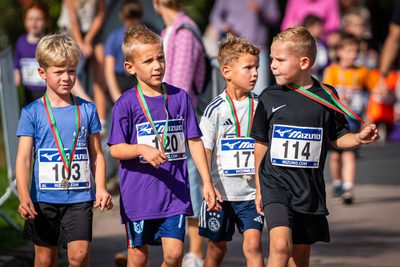 Deelnemers van de Rondje Lindewijk 2026.