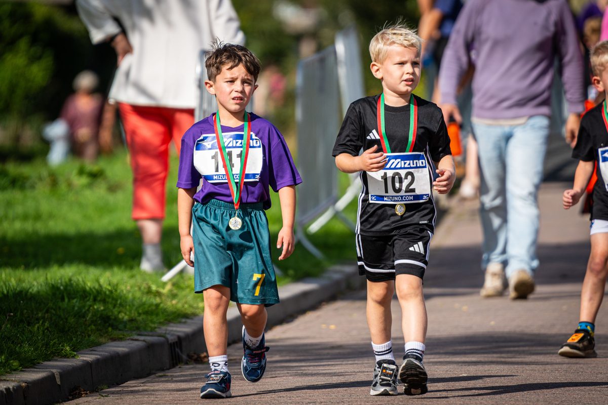 Deelnemers van de Rondje Lindewijk 2026.