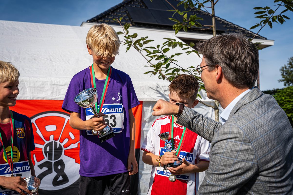 Deelnemers van de Rondje Lindewijk 2026.